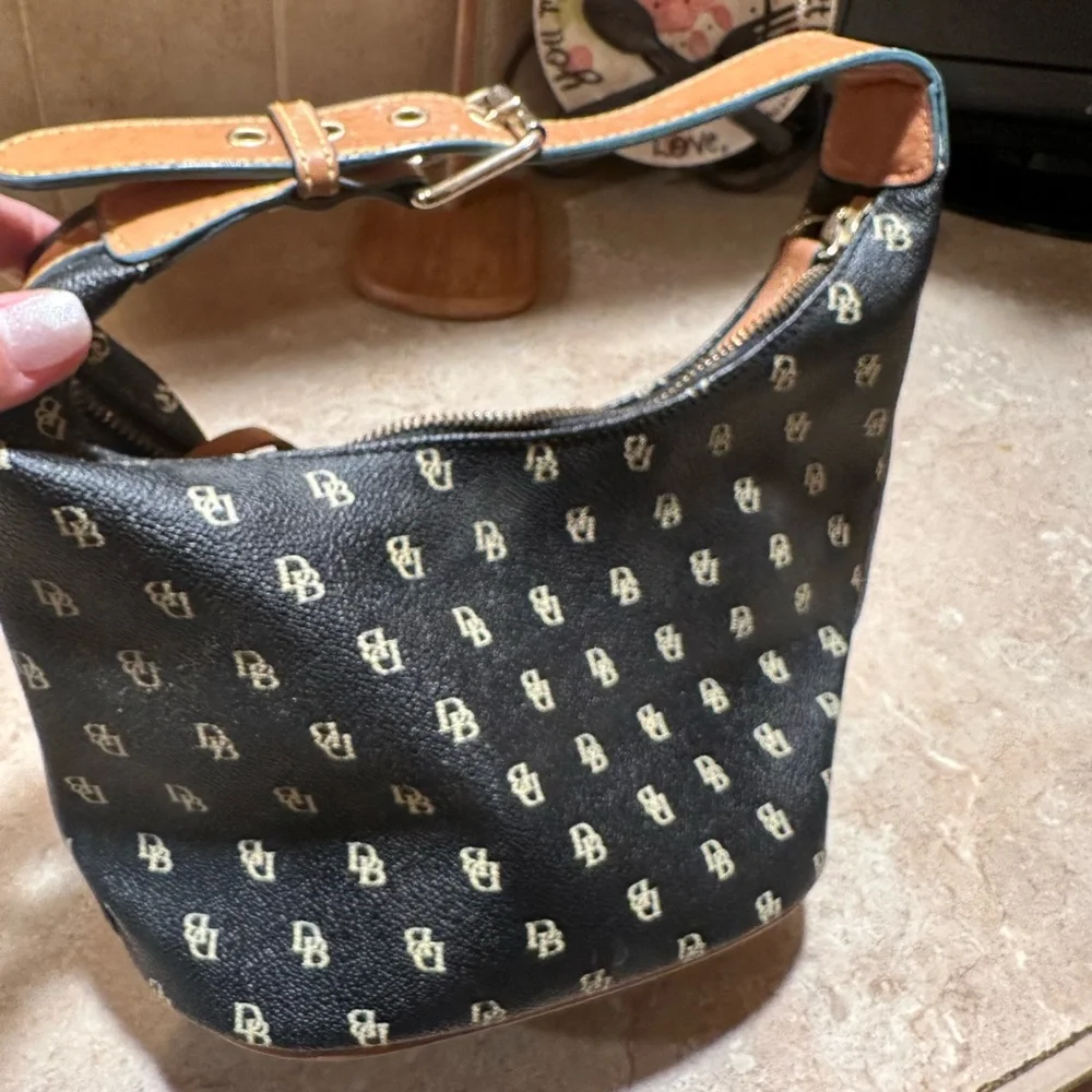Dooney and Bourke - Picture 2 of 3